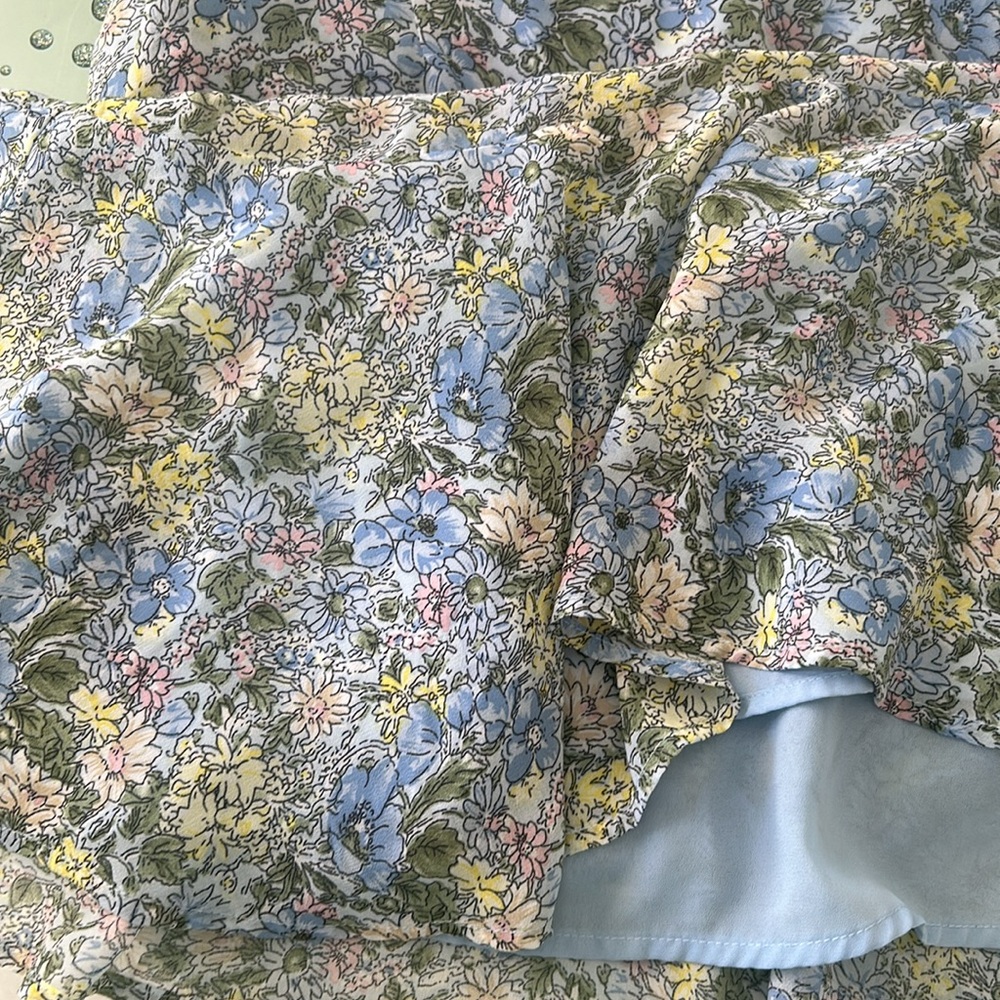 ASTR Wildflower  Blue Multi Floral Midi  Dress size Medium - Picture 11 of 11